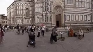 360 video: Musicians in front of Il Duomo, Florence, Italy