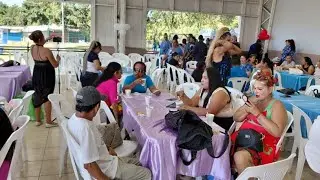 Transmisión en directo de Chico Plata Sv desde lo urdes del baile de despedida de año