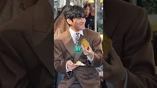 V Got Shy when Fans Approached Him 😍