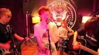 The Frank Kearns Rockschool : Easy Target - When Your Over Me