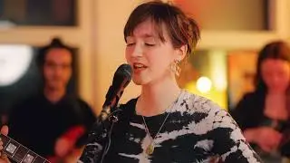 Lotte Sarembe - 'Which One' (Live from the Birdhouse)