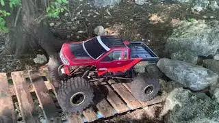Hard RC Driving. Redcat Everest 10 RC crawler car .
