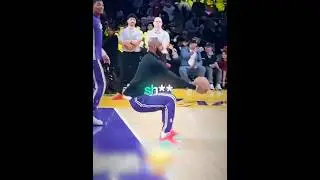 LeBron got us MOVING 🕺🏿🤪