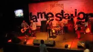 AZOIC - [Intro + The Reflex Tester by Counterparts + Lost Faith] at Fame Station