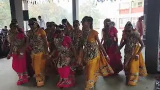 Maru Gujarat Mane vahlu Gujarat (dance performance in School program)
