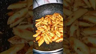 घर पर बनाएं फटाफट Spicy Pasta.. #shorts #spicypasta #fastfood #fastfoodreview #viralshorts #pasta