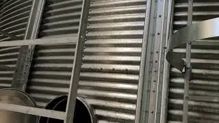 2*1500T flat bottom silos are used to store corn.