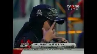 MEL SHANDY and SEXY ROCK - Nyanyian Badai & Timur Tragedi @Radio_Show TvOne (HQ)
