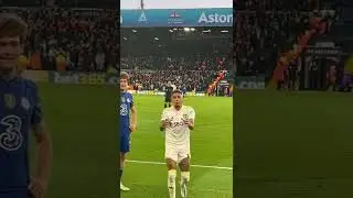 Moment for time wasting. Yourteam is losing and fights to avoid relegation.This Leeds 🤣🤣🤣
