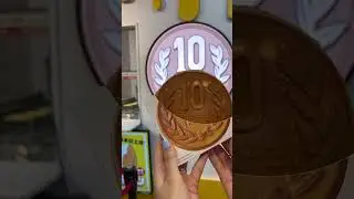 We tried the viral 10&yen; Cheese Pancake in Tokyo: Cheese pull challenge!