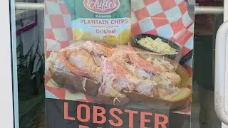 Lobster roll, Black Grouper Blackened, and Crab Cakes reviews in Key West