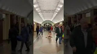 В глазах других людей ты можешь выглядеть очень странно. Но твоя странность сделает тебя успешным😉