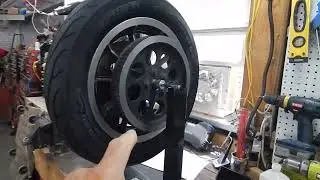 Harbor Fright Motorcycle Tire Balancer Video. 97 HD FLHTC.