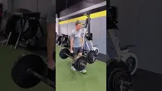 Dan Weiss - Incredible Strength On Farmers Carry