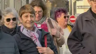 &Agrave; Saint-Calais, 300 personnes d&eacute;filent pour d&eacute;fendre les urgences de nuit