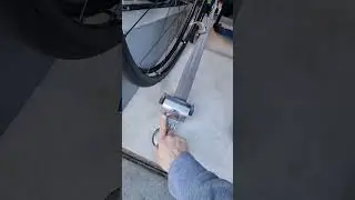 Attacher un fauteuil roulant manuel dans un v&eacute;hicule TPMR #Wheeliz #wheelchair