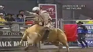Mike Lee vs Coyote - 04 PBR Billings (88 pts)