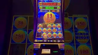 #lowbet 🤑 #bigwin #hardrocktampa #casino #slotmachine #lightningdollarlinkslotmachine #shorts #games