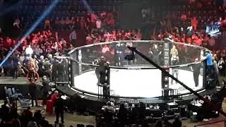 Benson Henderson entrance - Bellator 196
