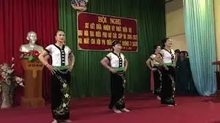 Nha dan toc  gay nghien