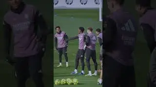 😂👀 Big debate between Tchouam&eacute;ni and Mbapp&eacute; over who should go in the middle of the bullring!