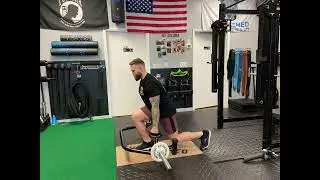 Trap Bar Reverse Lunge