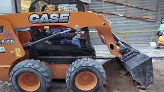 КОЛЕСНЫЙ МИНИ ПОГРУЗЧИК CASE SR175