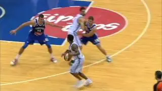Lamont Jones makes assist despite having only one shoe! (Cibona - Mornar, 4.10.2016)