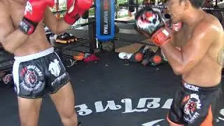 Muay Thai Sparring: Josh Suramach vs Kru Fonluang