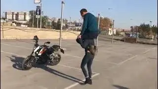 wow turkish women biker lift a men shoulder while driving😳😳#liftaguychallenge #biker  #bikelife