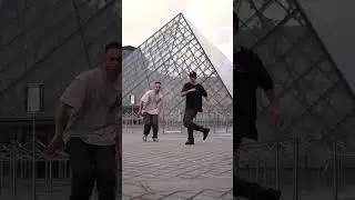 Shuffling in Paris🕺🏼🇫🇷