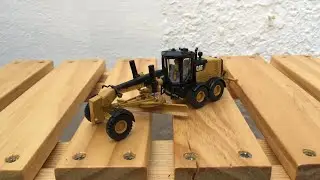 CAT 12M3 MOTOR GRADER  |  DIECAST MASTERS 85520 HO SCALE 1:87