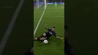 The art of defending 🎨 #defending #football #soccer #shorts #defender #tackle #footballhighlights