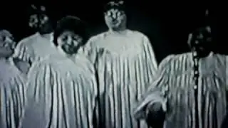 Dorothy L Coates & Harmonettes singing 