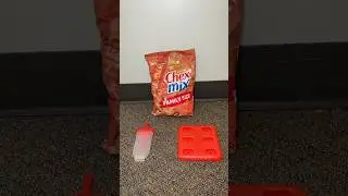 The Cheddar Chex Mix🧀 The pretzels are the best part of Chex Mix😳 #chexmix #popsicles #snacks