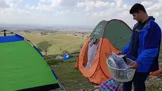 تخييم فوق الجبل بوجود رياح قوية