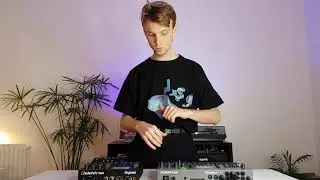 EFFYIS Positive Shit ( DeepHouse Hardware LIVE )