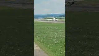 Eurowings am landen in Flughafen z&uuml;rich #planespotting #aviation #airbus