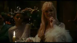 Dal&iacute;land, di Mary Harron - Clip 1, con Amanda Lear (Andreja Pejić), musa di Dal&igrave;