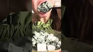 Asmr eating chalk with clay paste #chalk #clay #мел #asmr #ediblechalk #edibleclay