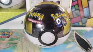 Pok&eacute;mon GO Ultra Ball Tin Opening