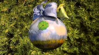 Mone's Green Umbrella baubel