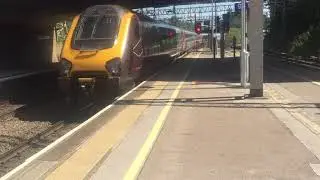 221127 working 1O16 Manchester Piccadilly to Bournemouth #crosscountry #class221 #tones #railway