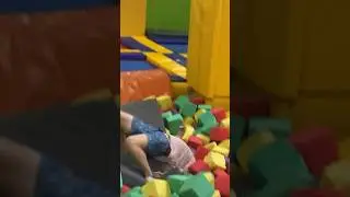 У вас в городе есть батутный парк? #pkfr #parkour #flip