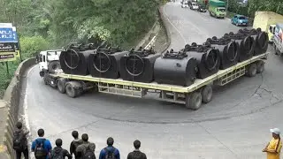 Ngeri..!!! Sopir Bermental Baja..,Truk Asal Eropa Bermuatan Gerbong Batu Bara Lewati Sitinjau Lauik