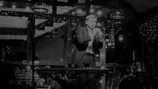 Mack the Knife, piano trumpet- Max Perov