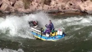 Running Hance Rapid, 4 Rafts 2 Kayaks, Winter