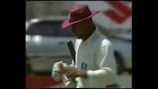 STEVE BUCKNOR   another shocker of an LBW decision!!!!!!!!!