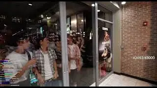 DDG causes a crowd when arriving in Hawaii