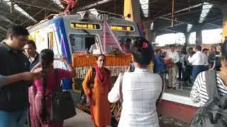 Mumbai Harbour line- First AC local People's reaction